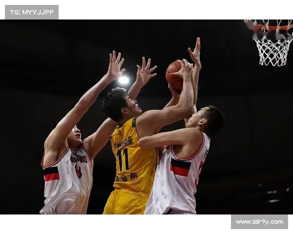 上海久事圣诞夜迎战江苏肯帝亚，内外线均衡占优